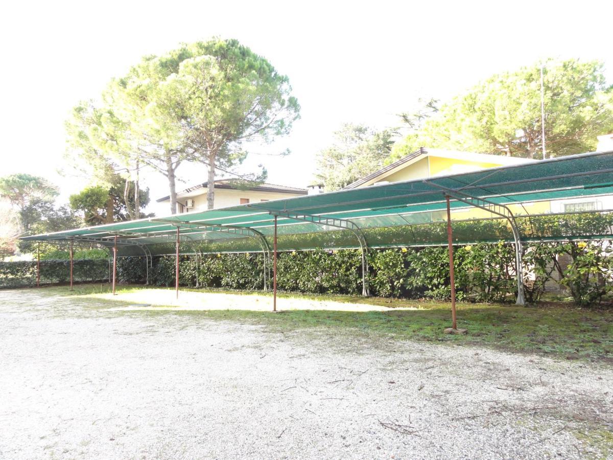 Villa Palma - Appartamenti Bibione Bagian luar foto